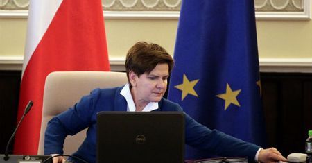 CBOS o poparciu dla rządu: 36 proc. zwolenników, 32 proc. przeciwników rządu