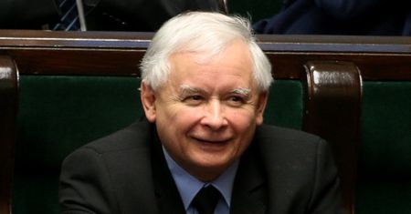 Tak PiS zdobywa pieniądze na politykę w Brukseli