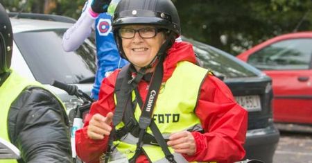 Po 40 latach pracy przeszła na emeryturę. Szukała pomysłu na siebie - została fotoreporterem sportowym