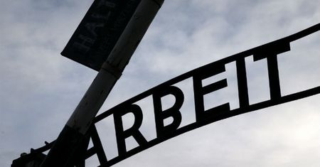 "Auschwitz nie był polskim obozem". ANSA wydała depeszę korygującą