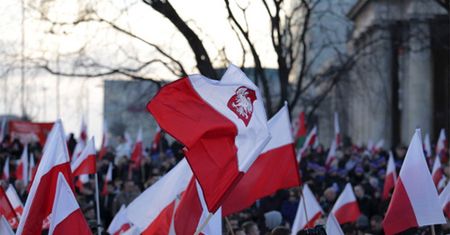 Kaczyński i Schetyna chcą zmienić konstytucję. Kukiz'15: chcemy obywatelskiej, propozycje PO i PiS idą w odwrotnym kierunku
