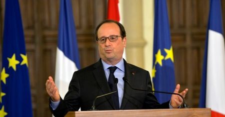 Hollande z odezwą do Włoch po przegranej rządu w referendum
