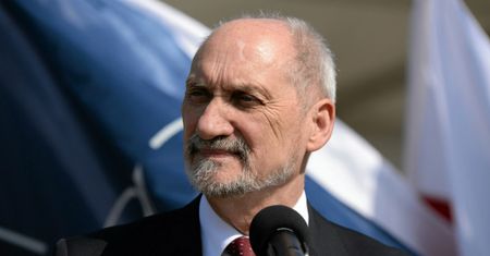 Antoni Macierewicz: do szkół powinno wrócić przysposobienie wojskowe