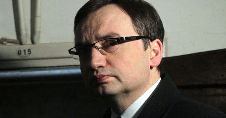 Minister Zbigniew Ziobro przekonuje do reformy KRS: tak jest w państwach zachodnich. Jak jest naprawdę?