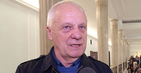Platforma cieszy się z decyzji Niesiołowskiego? Budka: nie będę płakał z powodu jego odejścia