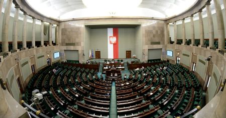 Projekt ws. aborcji złożony w Sejmie. Pod obywatelską inicjatywą ws. liberalizacji prawa podpisało się 215 tys. osób