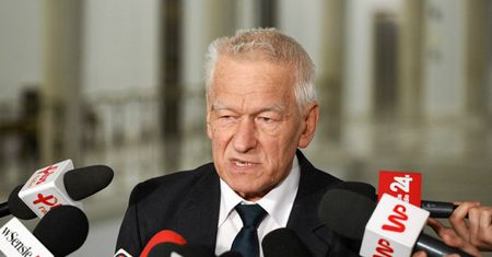 Kornel Morawiecki: strajkujący posłowie nie powinni dostać zapłaty