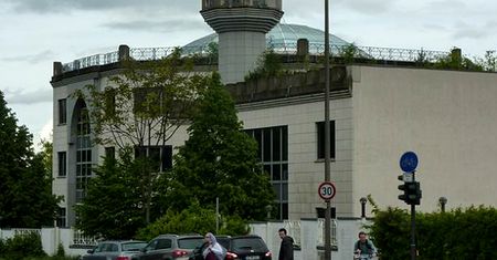 Kontrowersyjna szkoła w Bonn kończy działalność. Podejrzenia o współpracę z islamskimi ekstremistami