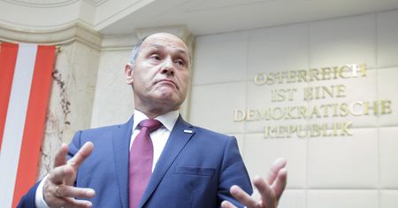 Austria: powtórzona druga tura wyborów prezydenckich odbędzie się 2 października