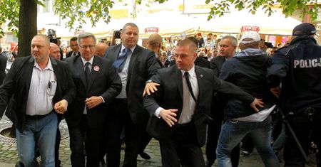 Remigiusz D. odpowie za próbę ataku na Komorowskiego. Chciał go uderzyć ręką