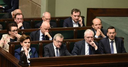 Beata Szydło o tekście Chrisa Hedgesa o rządach PiS: zbudowany na kłamstwach