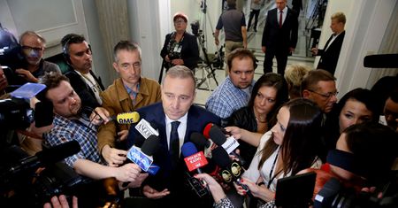 Opozycja przeciwko ustawie o podwyżkach dla rządzących