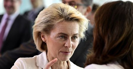 Minister obrony chce otworzyć Bundeswerę na uchodźców z Syrii