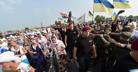 Zaostrzone środki bezpieczeństwa na Ukrainie. Marsz prawosławnych zbliża się do Kijowa