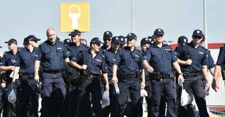 Masowe zatrucie funkcjonariuszy na ŚDM. 58-osobowy oddział jechał do Brzegów