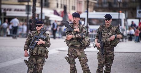 Francois Hollande zapowiada powołanie Gwardii Narodowej w reakcji na zamachy we Francji