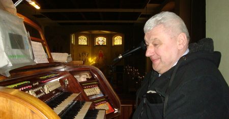Organmistrzostwo to fach dla wytrzymałych. Nie poznają ich własne dzieci, śpią po plebaniach i tygodniami jedzą kwaśnicę