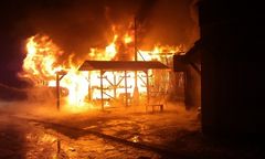 Spłonęła stolarnia w Pleszewie. Z pożarem walczyło 50 strażaków