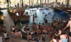 Nie można uczyć pływania znajomych na basenie? To nie jest wymysł tylko Tarnowskich Term