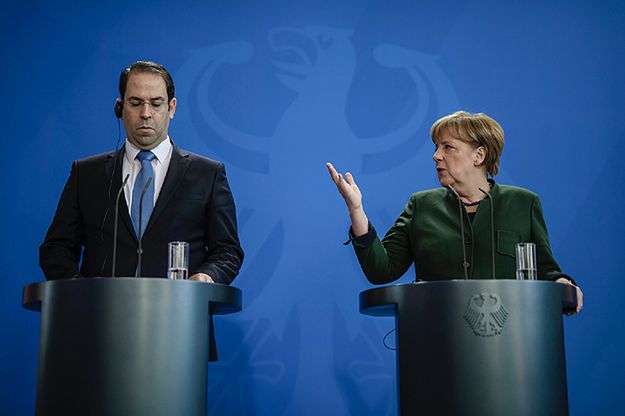 Angela Merkel: będzie szybsze odsyłanie imigrantów do Tunezji