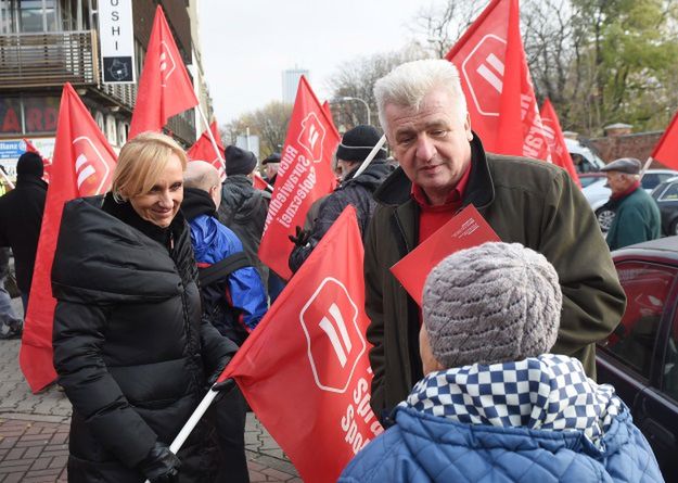 Protest przed siedzibą PiS. Ikonowicz: te zmiany oznaczają masowe eksmisje na bruk i rugi społeczne