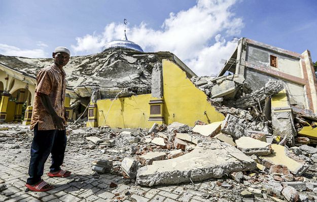 Trzęsienie ziemi w Indonezji. Już 97 ofiar śmiertelnych, nie ma zagrożenia tsunami