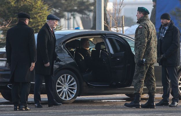 NIK skontroluje zakup luksusowych samochodów przez MON