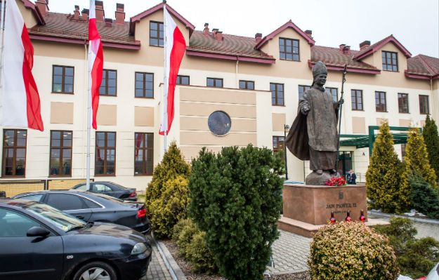 Radosław Sikorski "nie nadąża intelektualnie" za wiceprezes zarządu Banku Ochrony Środowiska