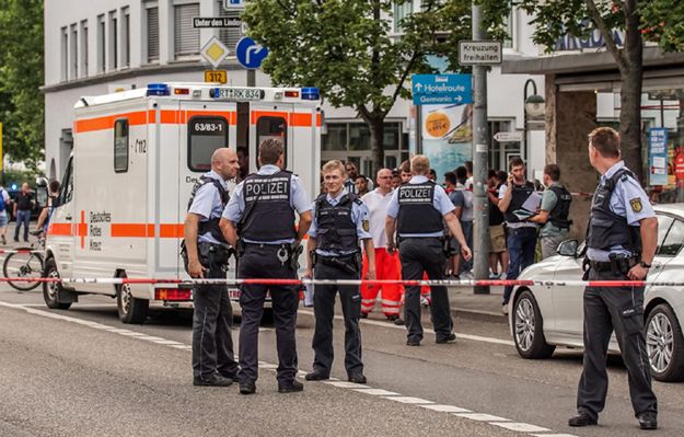 Reutlingen: uchodźca z Syrii zabił maczetą kobietę w ciąży i ranił dwie osoby. Ofiarą jest Polka