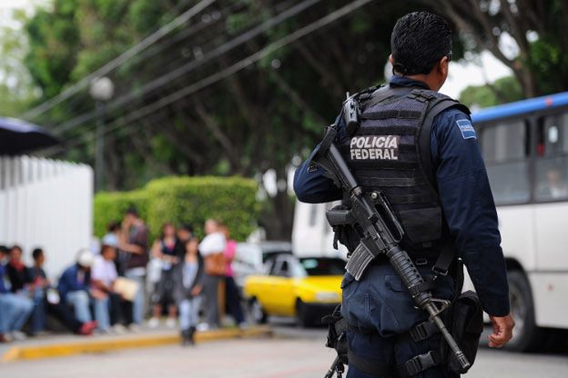 Amnesty International: policja i wojsko w Meksyku używają przemocy seksualnej wobec zatrzymanych kobiet. Opublikowano raport z historiami ofiar