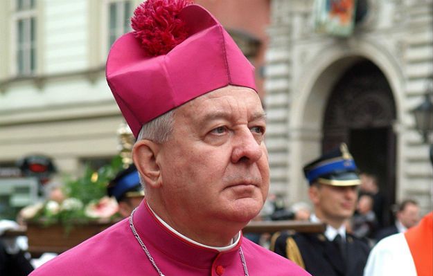 Abp Juliusz Paetz będzie koncelebrować mszę świętą w 1050. rocznicę chrztu Polski?