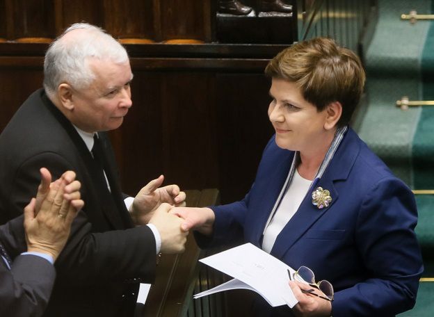 Eksperci o audycie rządu: potężne uderzenie w PO; PR-owy majstersztyk PiS