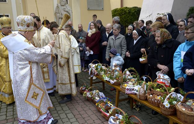 Wielkanoc prawosławnych i wiernych innych obrządków wschodnich. Abp Gądecki: niech Zmartwychwstanie Chrystusa napełnia wasze serca pokojem