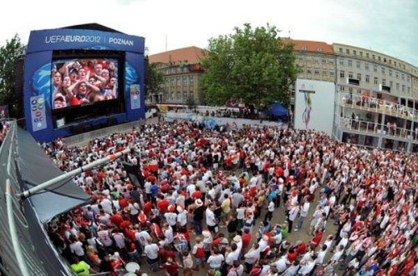 Poznań bez Strefy Kibica na Euro 2016, ale miasto pozwoli oglądać mecze w ogródkach