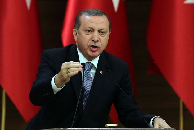 Recep Tayyip Erdogan: niech UE nie poucza Turcji ws. migrantów