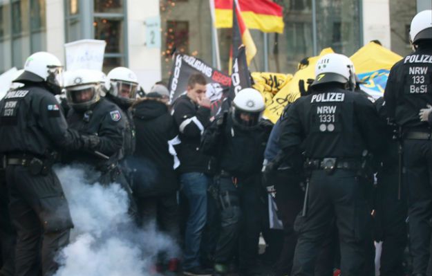 Manifestacja w Niemczech przeciwko przemocy seksualnej w Kolonii. W akcji 1,7 tys. policjantów