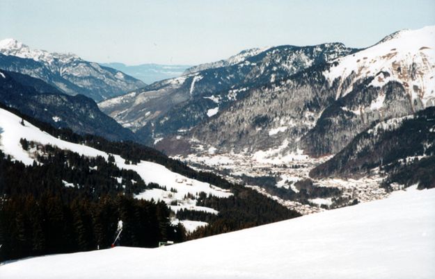 Włochy. Czterech alpinistów zginęło przy wspinaczce lodospadem