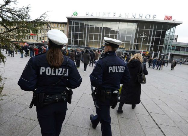 Poufny raport niemieckiej policji: w sylwestra napadano na kobiety w 12 landach