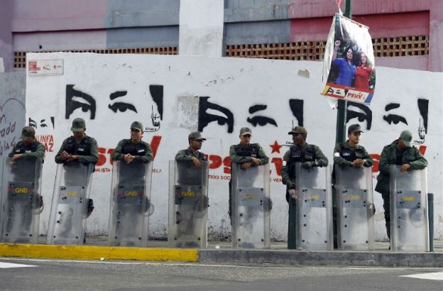 Poważny kryzys w Wenezueli - gigantyczna inflacja i puste półki. Nie kończy się na recesji, bo polityczny pat również wyniszcza kraj