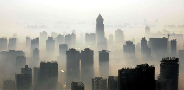 Chiński smog "zapuszkowany". Oryginalna pamiątka z Pekinu