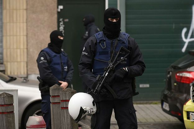 Zamieszki w Brukseli. Zakazany protest narodowców przeciwko imigrantom