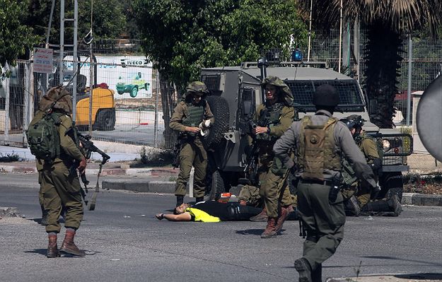 Izraelczycy zastrzelili palestyńskiego nożownika przebranego za dziennikarza