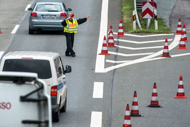 Uchodźcy wynajęli autokary i uciekli z Litwy do Niemiec