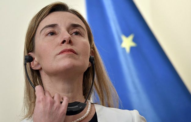 Zmiany w konstytucji Ukrainy. Mogherini: przemoc nie może zagrażać reformie