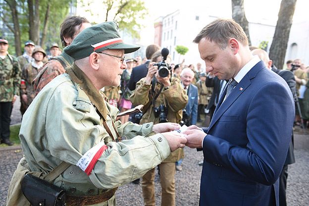 Andrzej Duda wziął udział w mszy świętej w Muzeum Powstania Warszawskiego