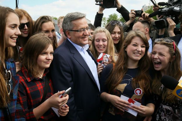 Wybory prezydenckie. Bronisław Komorowski ogłosił "Dobry start dla młodych"