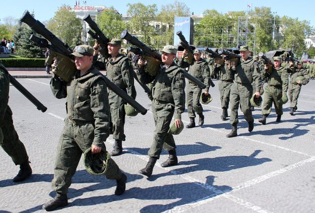 Rosja zaatakuje kraje NATO? "Wojna ma niejedno imię"