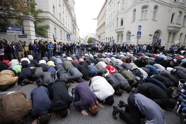 Austria idzie na wojnę z ekstremistami. Czy nowe prawo ograniczy radykalny islam?