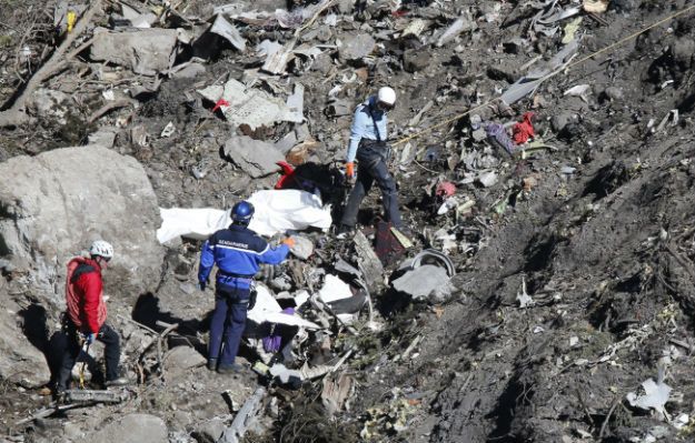Pobrano DNA z ciał 78 ofiar katastrofy Airbusa A320