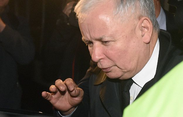 Jarosław Kaczyński odjechał z Nowogrodzkiej bez słowa